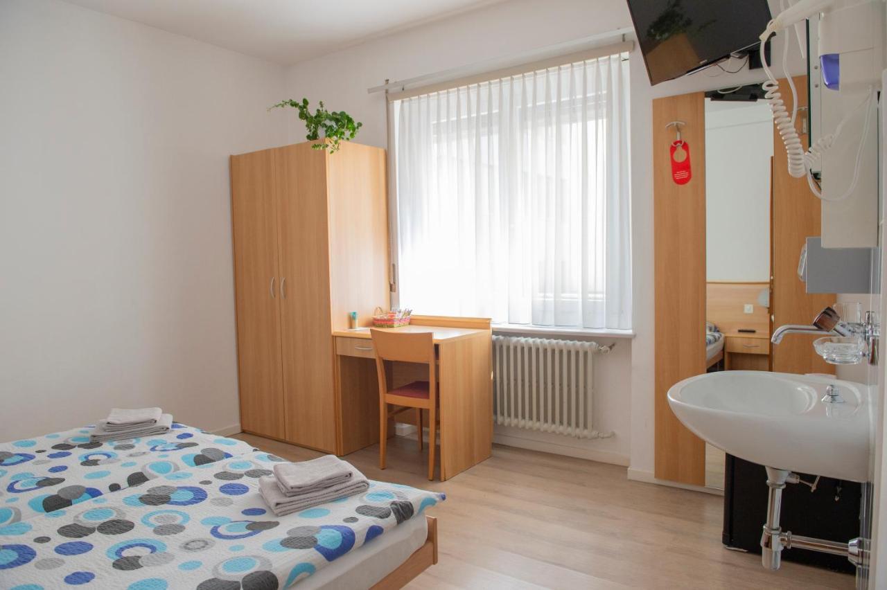 Hotel Garni Moderno Bellinzona Zewnętrze zdjęcie