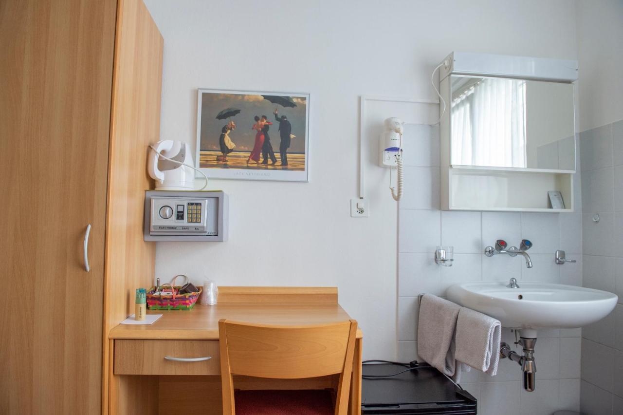 Hotel Garni Moderno Bellinzona Zewnętrze zdjęcie