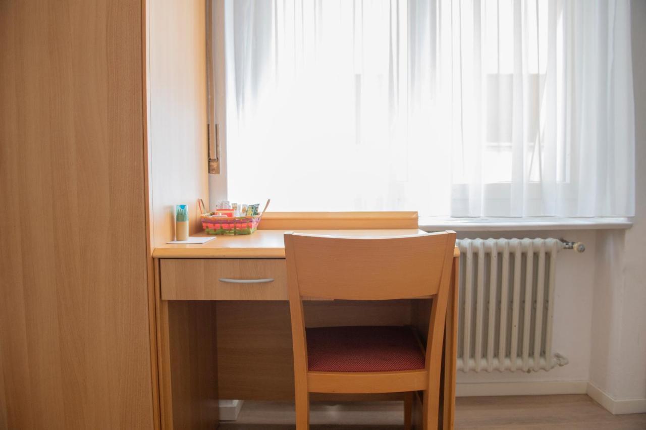Hotel Garni Moderno Bellinzona Zewnętrze zdjęcie