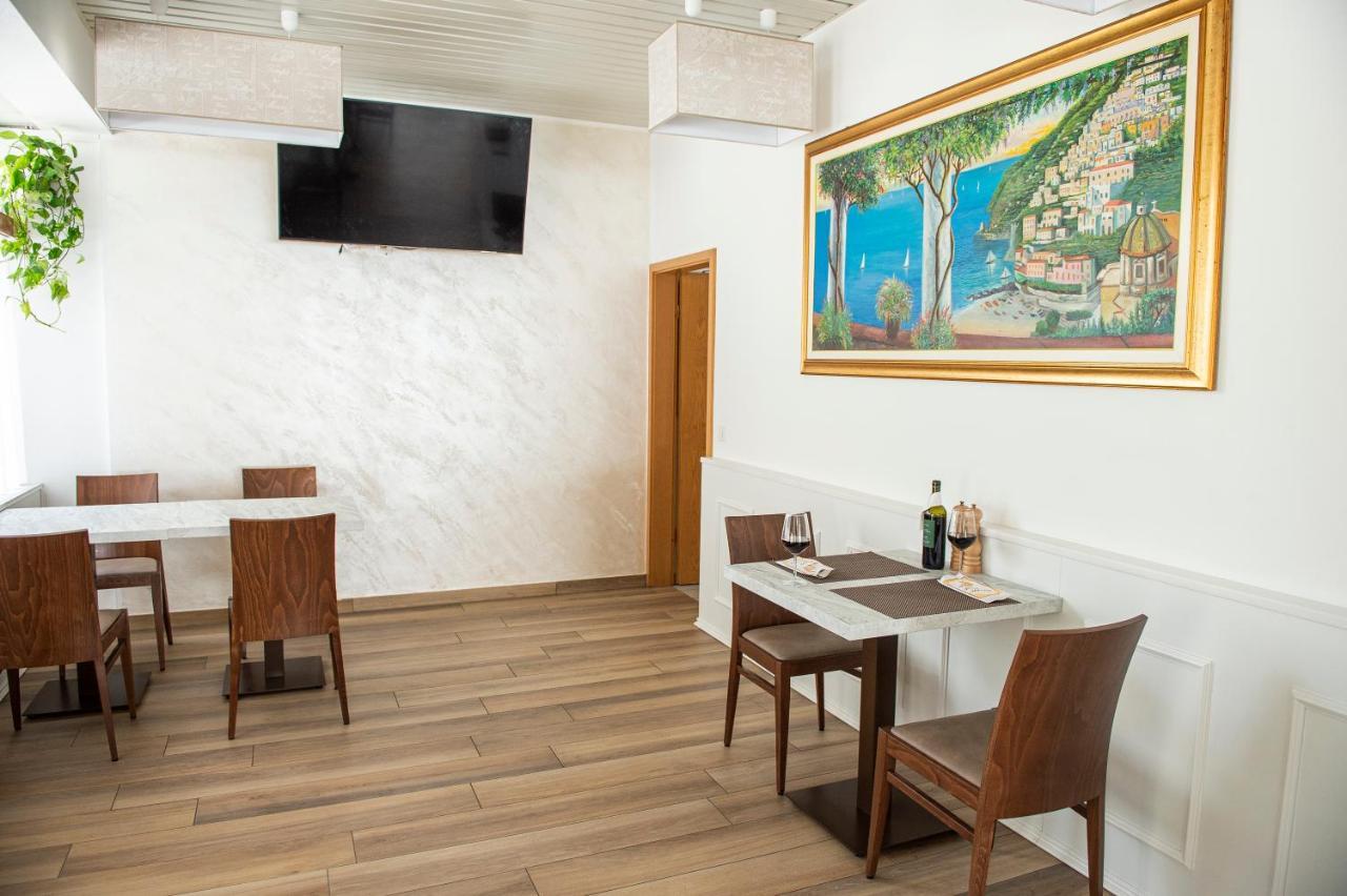 Hotel Garni Moderno Bellinzona Zewnętrze zdjęcie